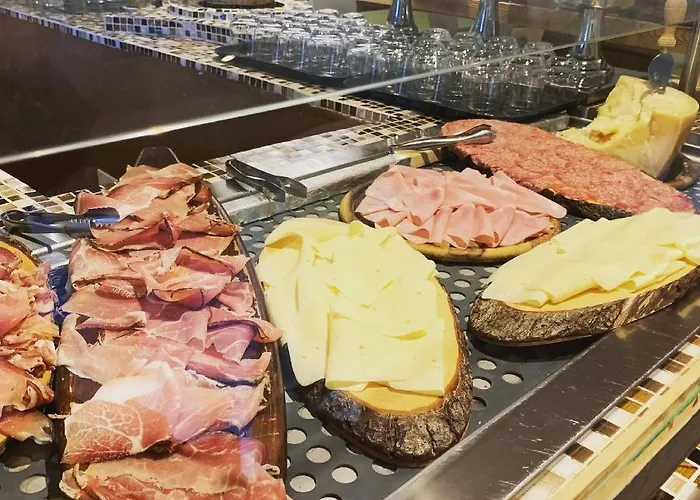 Park Faloria Канацеї