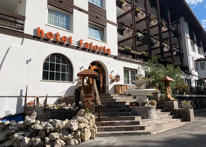 Park Faloria Канацеи