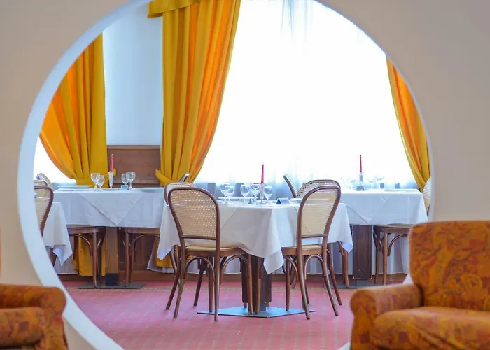 Park Faloria Канацеї